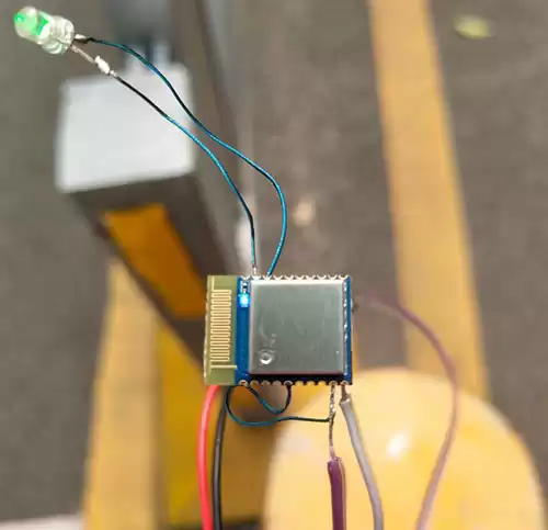 Das blaue Licht des BLE-Moduls BLE5101 leuchtet